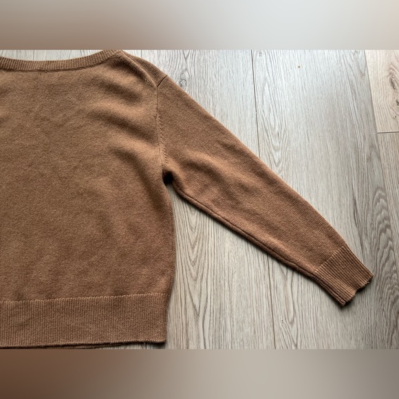 Aritzia Essential Cashmere Relaxed Crew Sweater Sz S - Picture 7 of 16